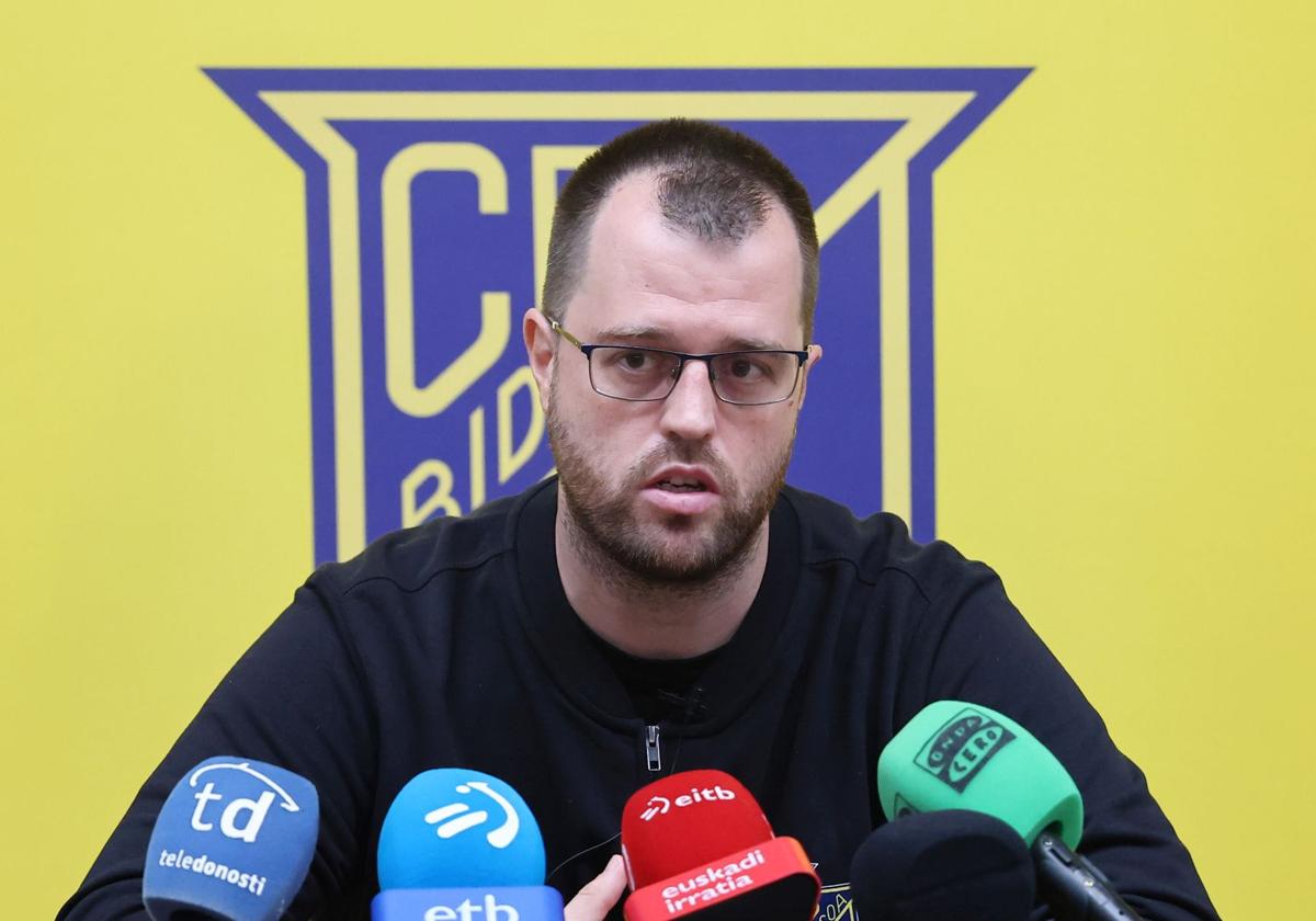 Mozas: «No es el momento ideal para un partido en el que nos jugamos tanto»