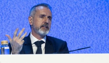 Dudas entre las telecos tras liberar la CNMC a Telefónica de la obligación de compartir su fibra