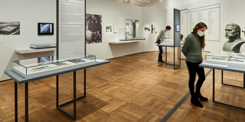 el libro que quiere demostrar que los museos son «máquinas ideológicas» contra el «Occidente blanco»