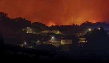 Noche de desalojos y confinamientos en Ourense, en alerta por la ola incendiaria que ha quemado más de 9.000 hectáreas - La Voz de Galicia