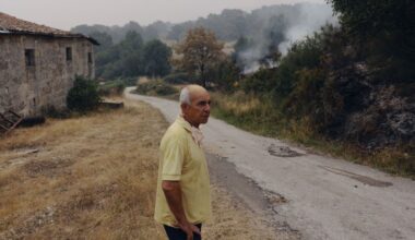 Los dos focos en Chandrexa se unen en un solo incendio, el segundo más grande de la historia de Galicia con 10.500 hectáreas afectadas - La Voz de Galicia