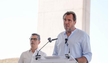 Óscar Puente niega haberse «cachondeado de los incendios» y dice que «quien se ríe de la gente es quien sigue de vacaciones»