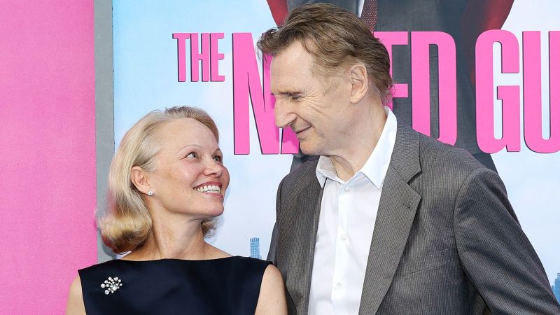 Pamela Anderson y Lian Neeson causan furor por "lo que sea que esté pasando" entre ellos