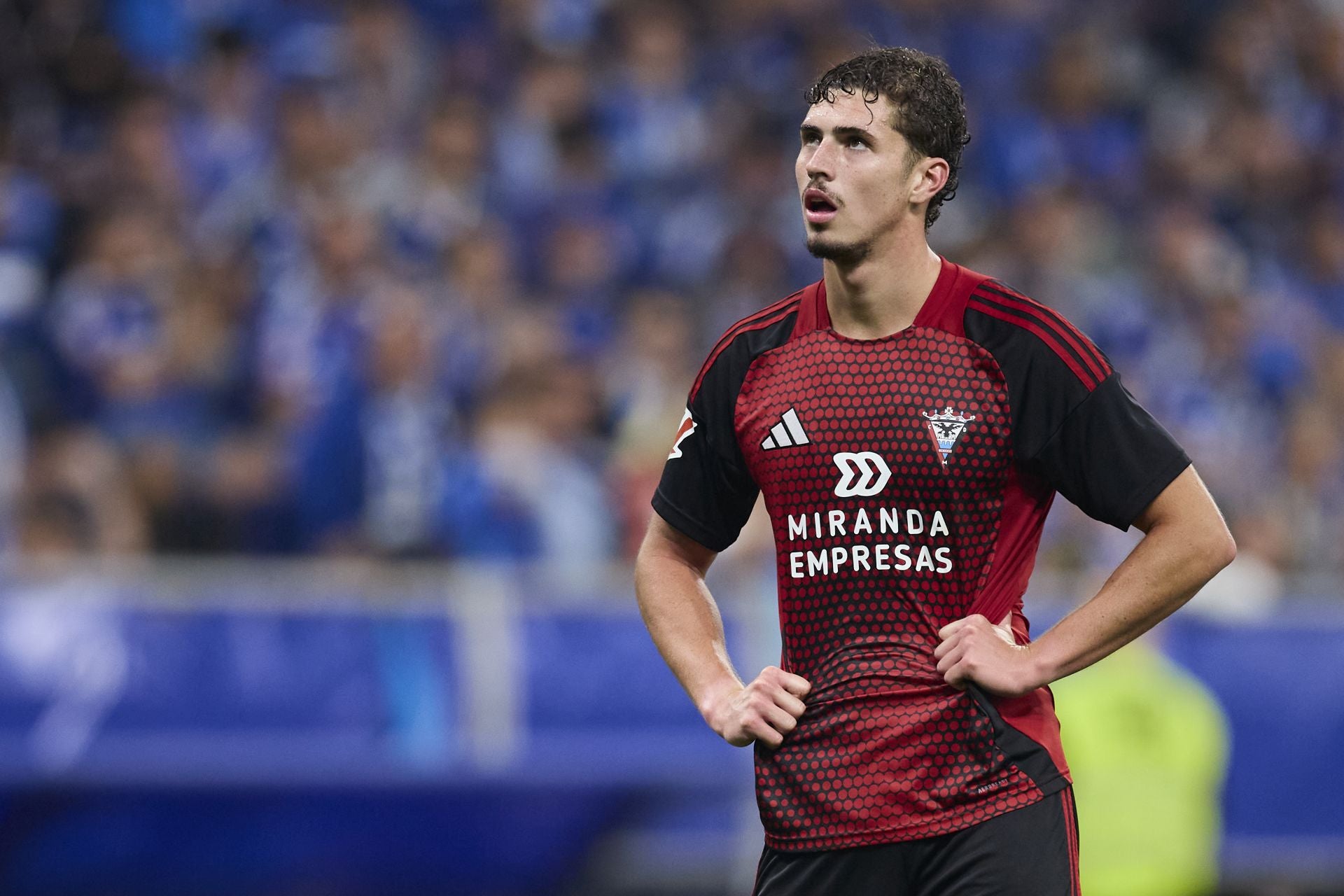 Joaquín Panichelli, durante un duelo con el Mirandés.