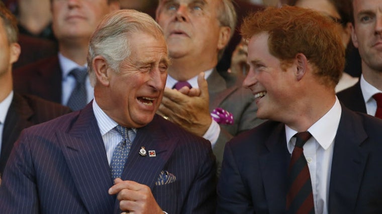 Harry prepara su regreso a Londres y crecen los rumores de una posible reconciliación con su padre, el Rey Carlos III