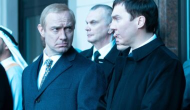 Crítica de 'El mago del Kremlin', con Jude Law como Vladímir Putin