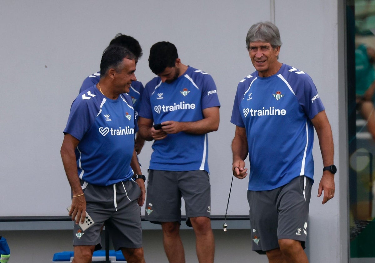 Alexis y Pellegrini, en el entrenamiento del Betis de este martes