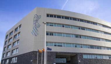 Un padre consigue dejar de pagar una pensión a su hija de 28 años que cobra más que él