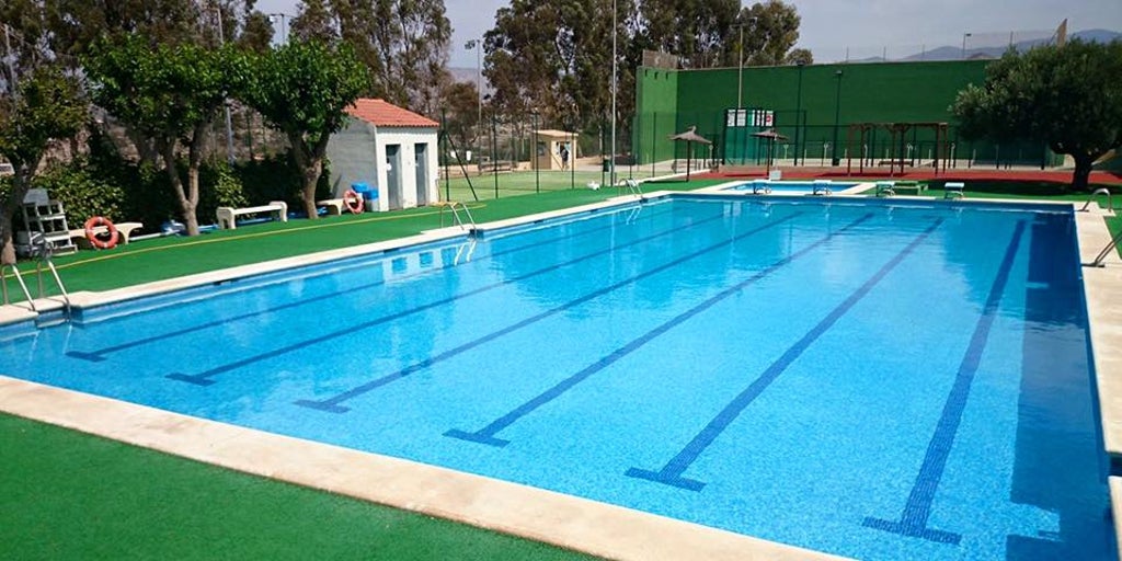 Muere un anciano de 76 años ahogado en una piscina de Alicante