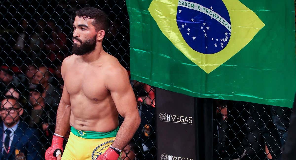 ficha al hombre póster de Bellator, Patricio Pitbull
| Relevo