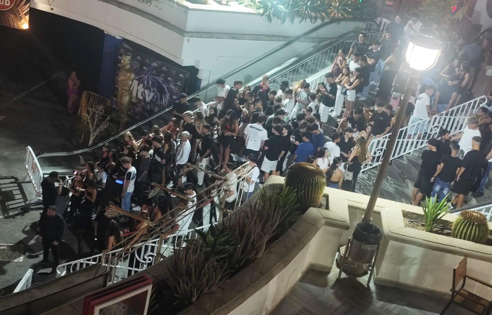 Amplio operativo policial en locales de ocio del Plaza, en el sur de Gran Canaria