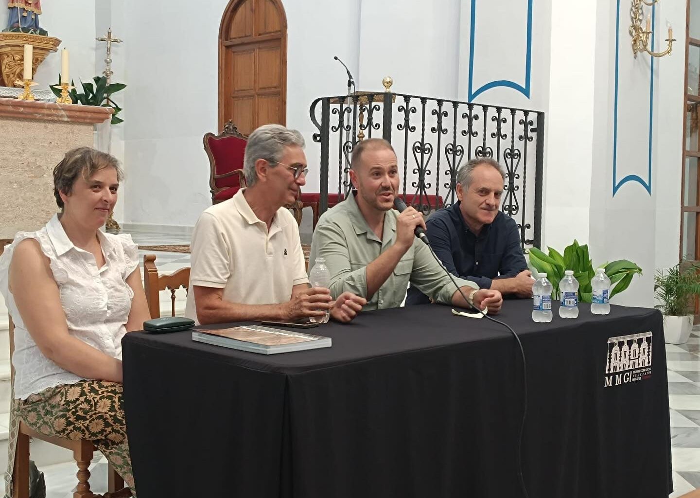 Chirivel presenta un libro y una revista en el marco de sus fiestas patronales