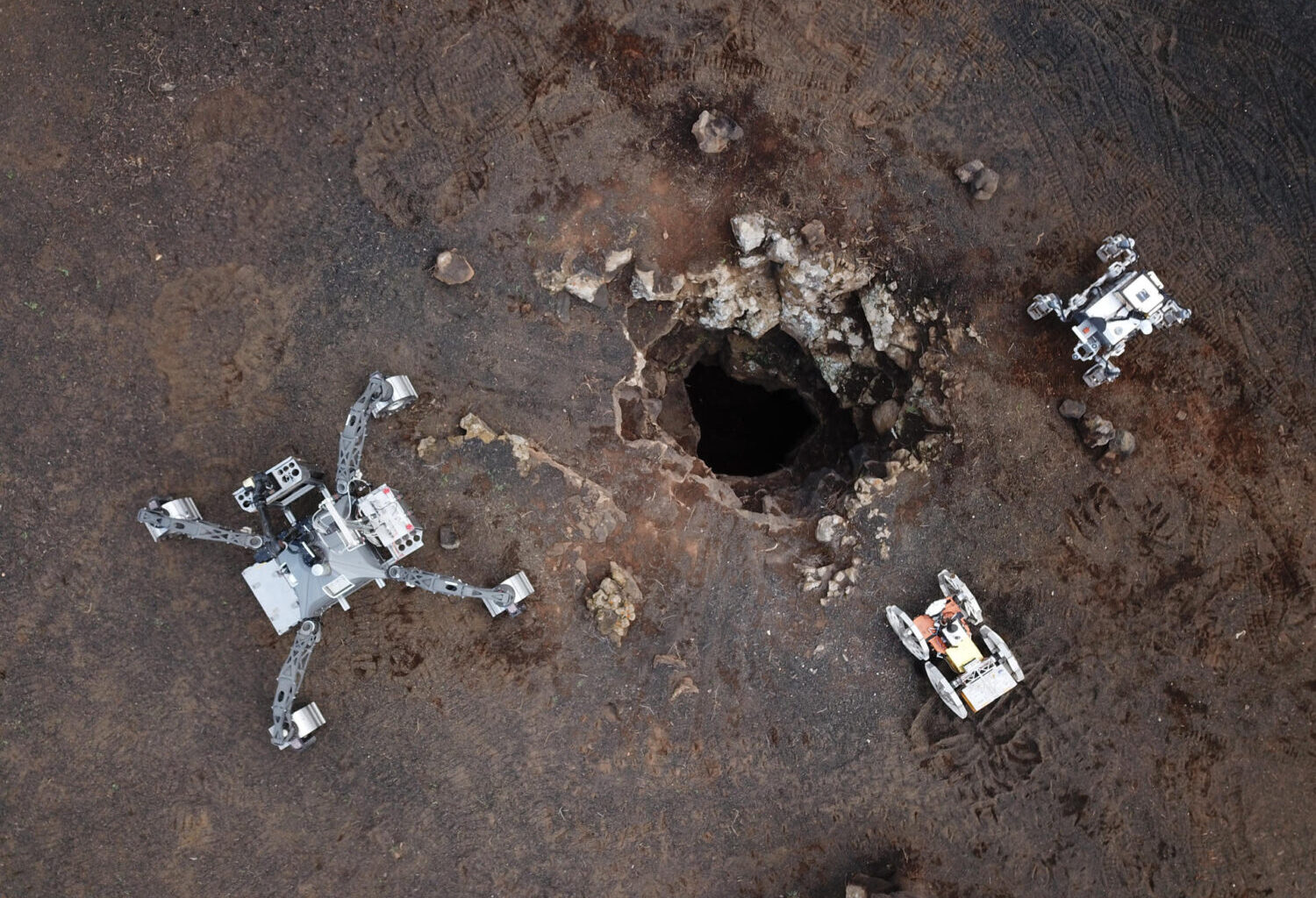 Prueba realizada en Lanzarote de un tubo volcánico como refugio seguro para los seres humanos en otros planetas