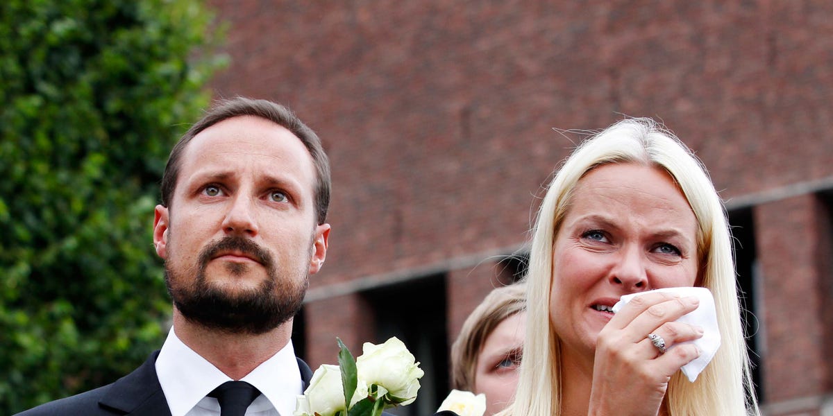 Mette-Marit de Noruega llora la muerte de dos de sus mejores amigos
