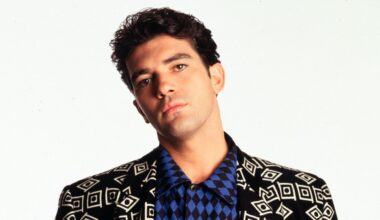 Antonio Banderas celebra su 65º cumpleaños. Así lo describen sus amigos: "Es pasión que inspira, talento que conmueve y corazón que abraza"