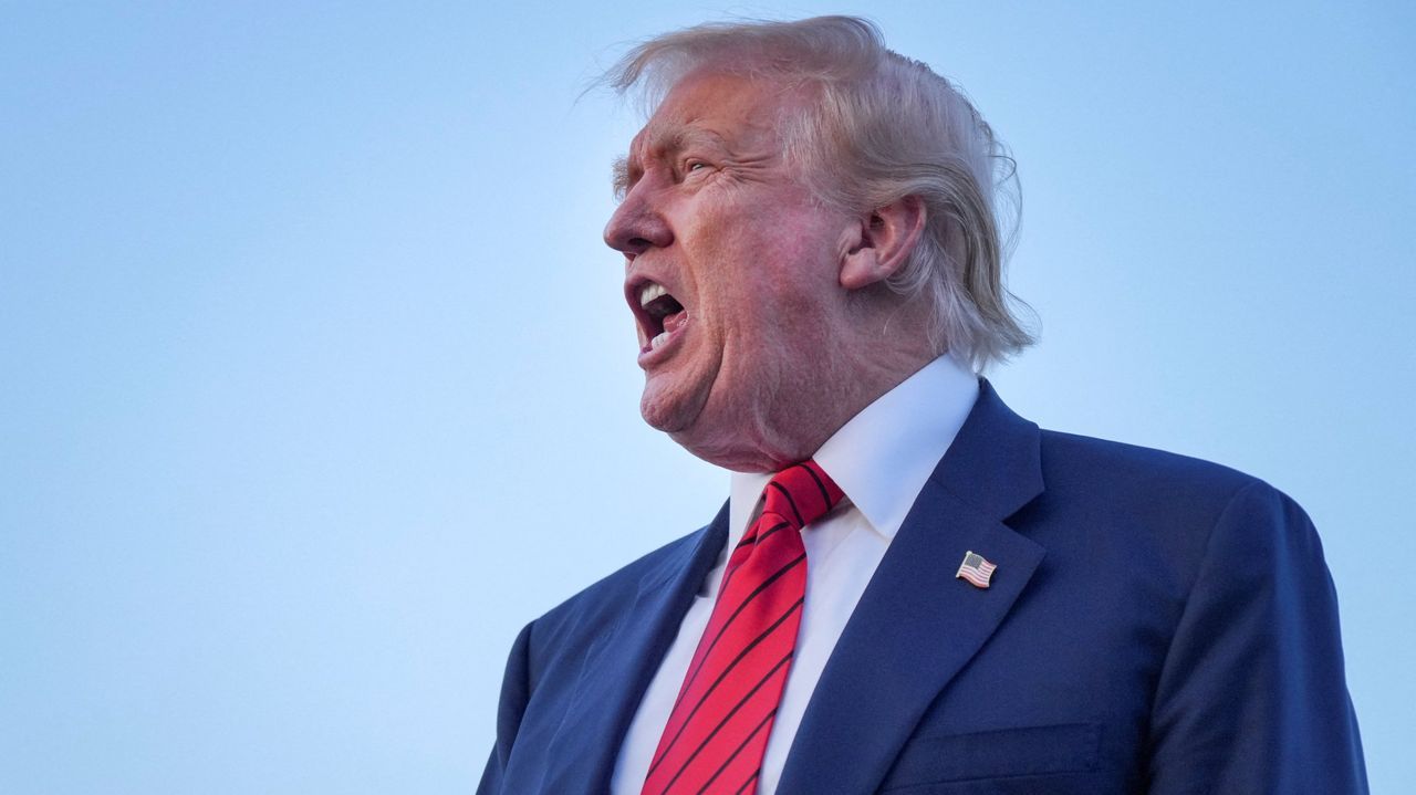 Trump activa el arancel del 15 % a la UE - La Voz de Galicia