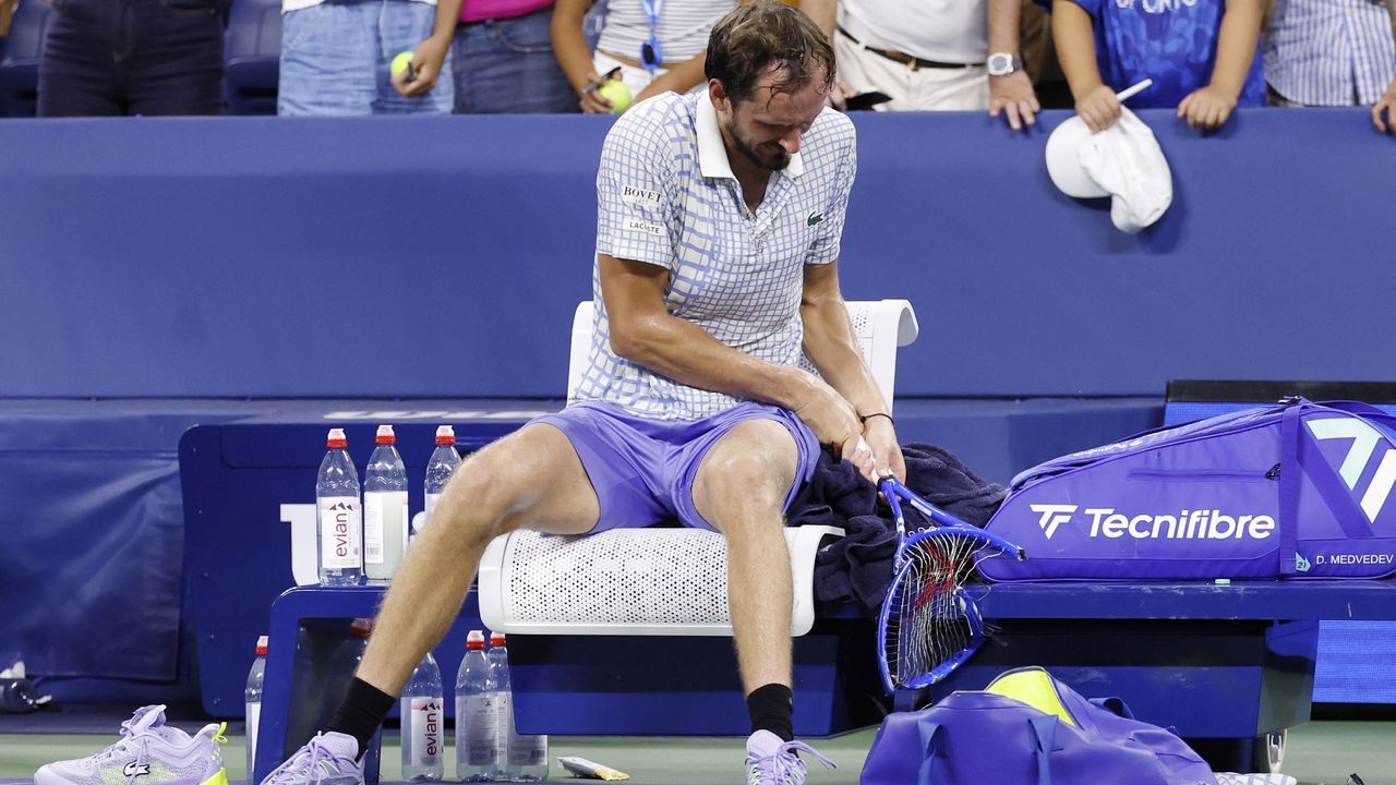 El error de un fotógrafo sume en el caos el partido entre Medvedev y Bonzi en el US Open - La Voz de Galicia