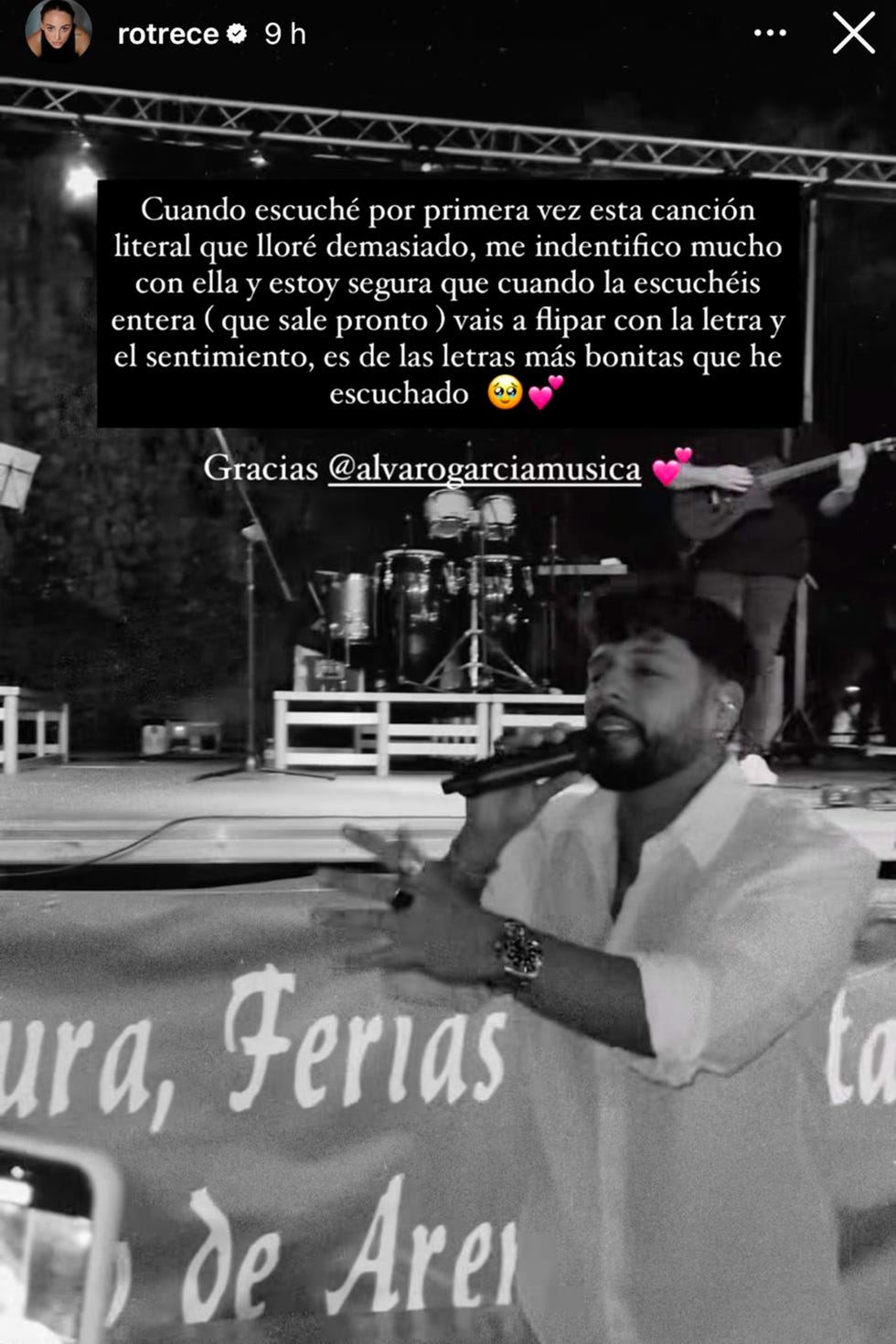 rocio flores en el concierto de alvaro garcia novio de gloria camila