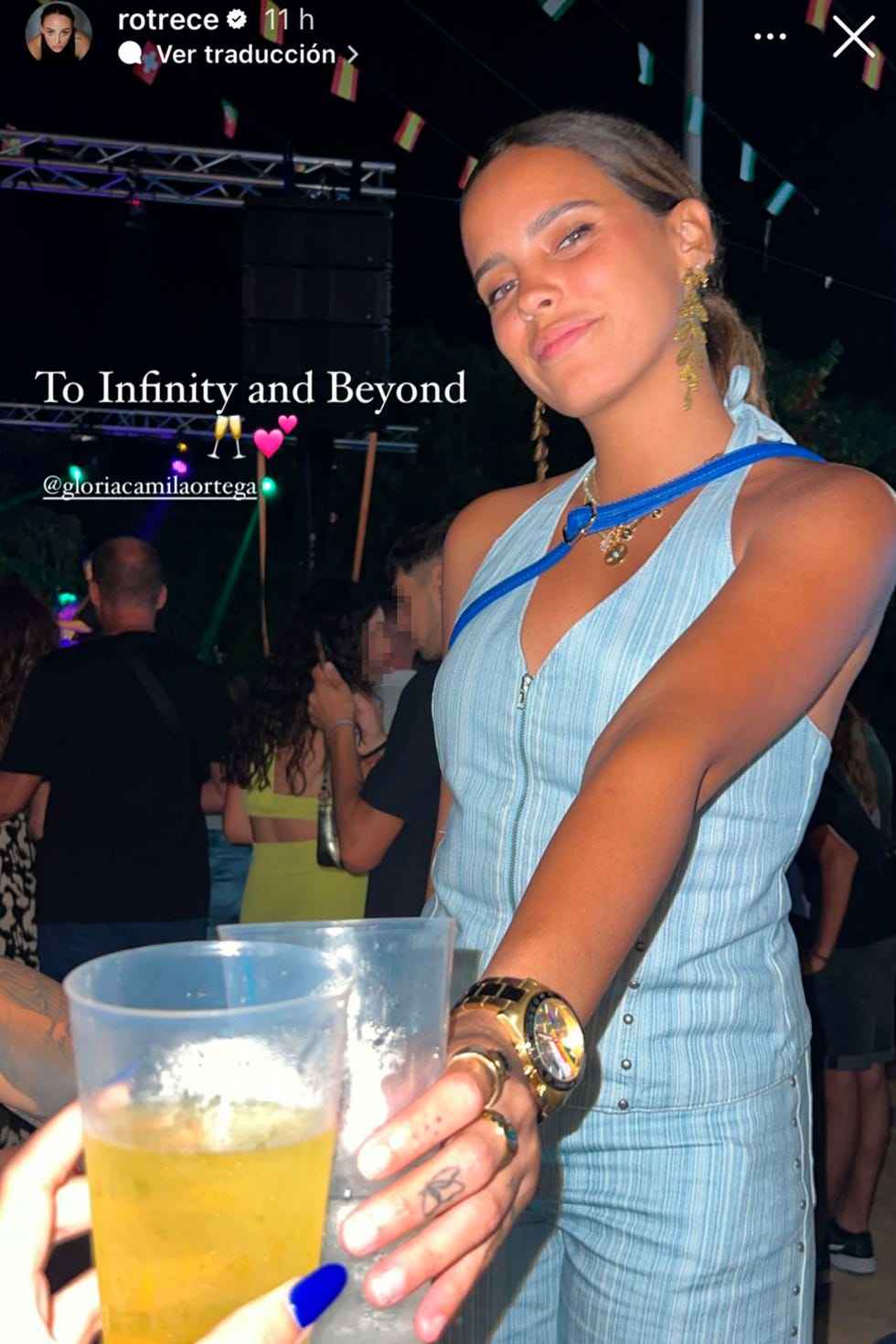 rocio flores en el concierto de alvaro garcia novio de gloria camila