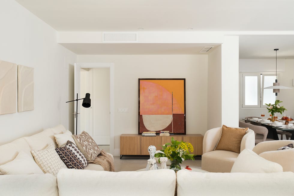 casa de campo con estilo mediterraneo decorada en blanco