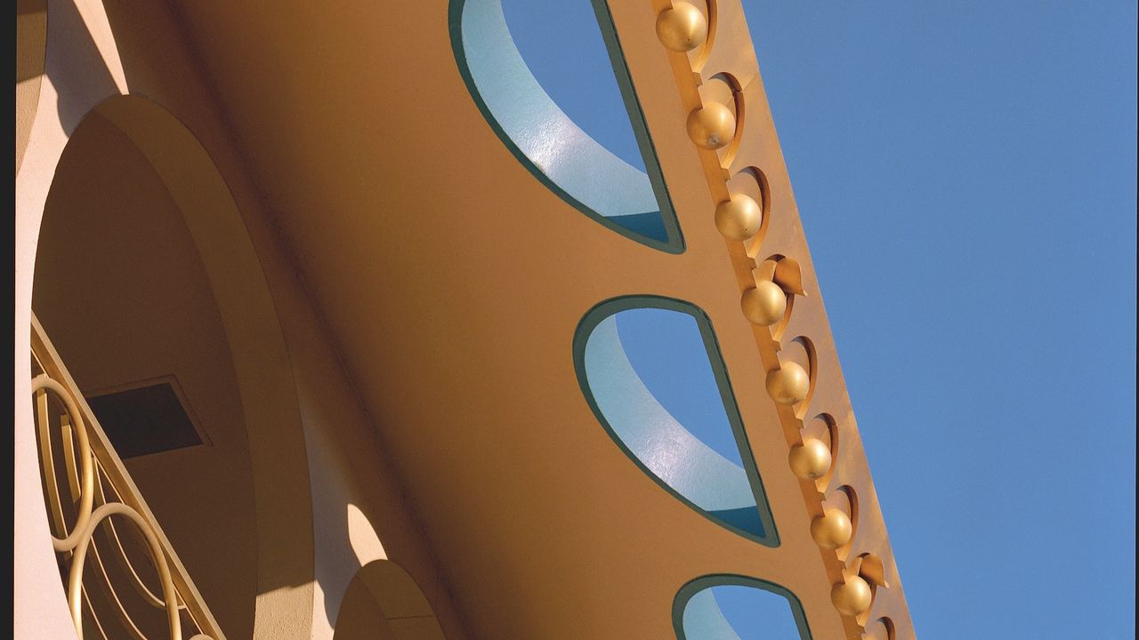 La última obra de Frank Lloyd Wright está llena de color, polémica y ciencia ficción: bienvenidos a Marin County Civic Centre