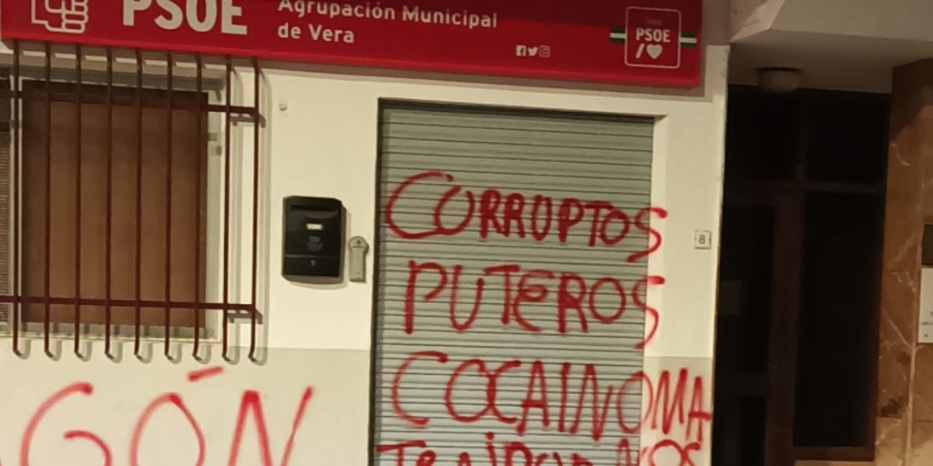 El PSOE acusa «al odio y la crispación» de PP y Vox de los ataques a sus sedes