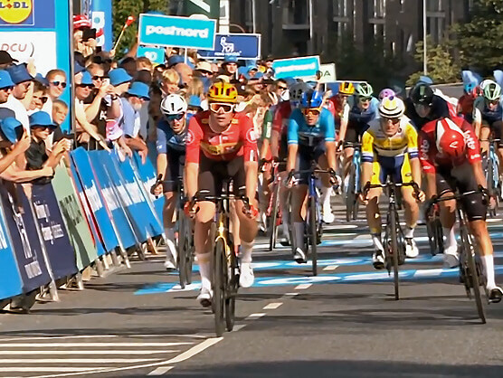 Soren Waerenskjold se impone al sprint en Gladsaxe y Mads Pedersen conserva el liderato