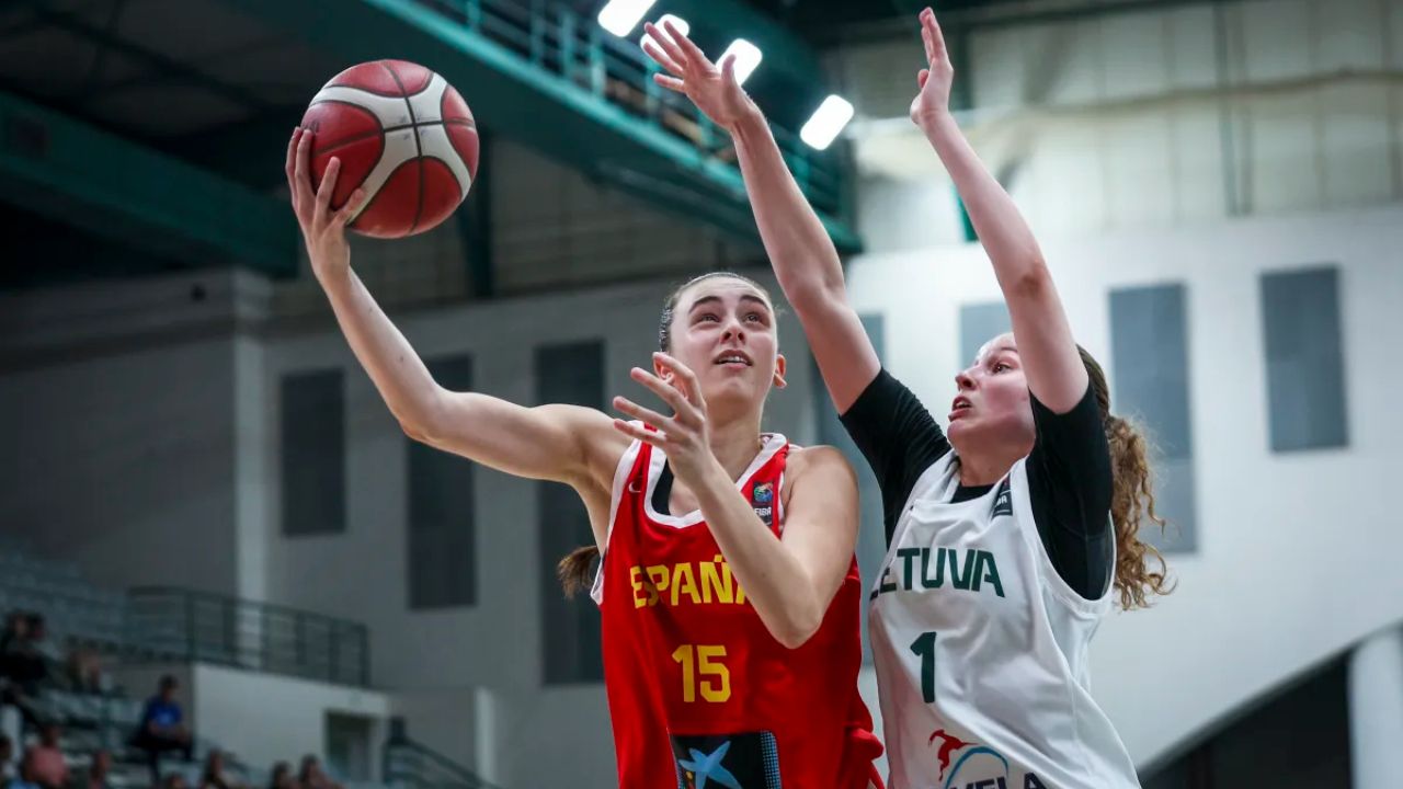 La sub-20 femenina de baloncesto de Inés Sotelo, campeona de Europa tras destrozar a Lituania (50-102) - La Voz de Galicia