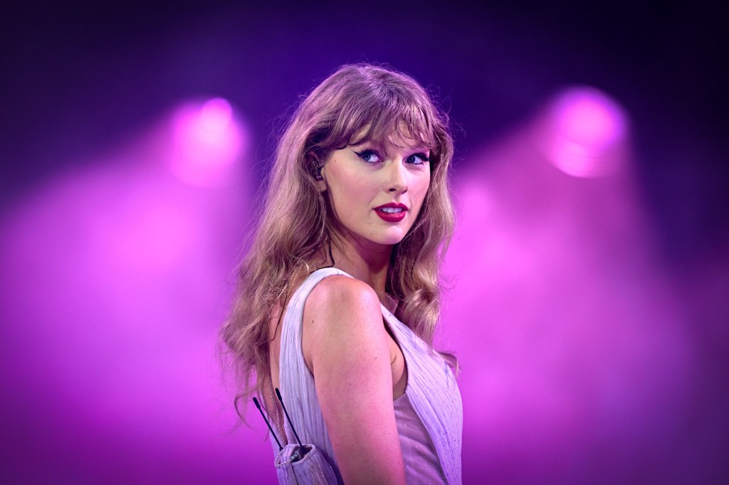 Taylor Swift anuncia su 9º álbum de la década, The Life of a Showgirl