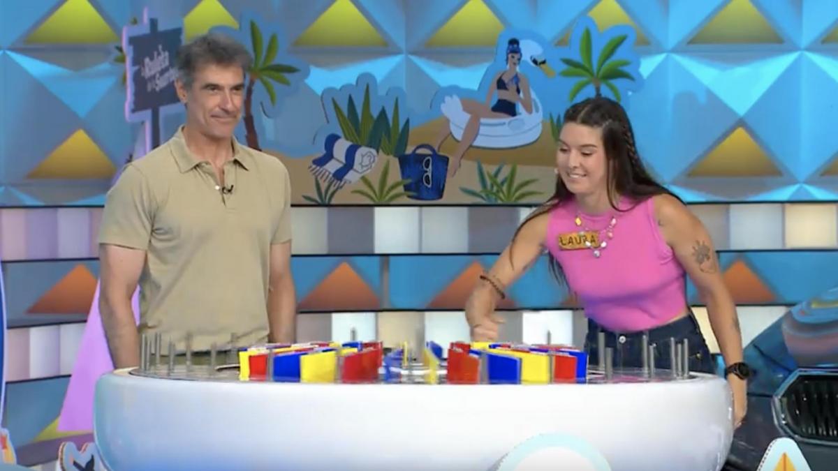 La escritora Ana Iris Simón ve lo que pasa en 'La ruleta de la suerte', pone un tuit y se disparan las reacciones