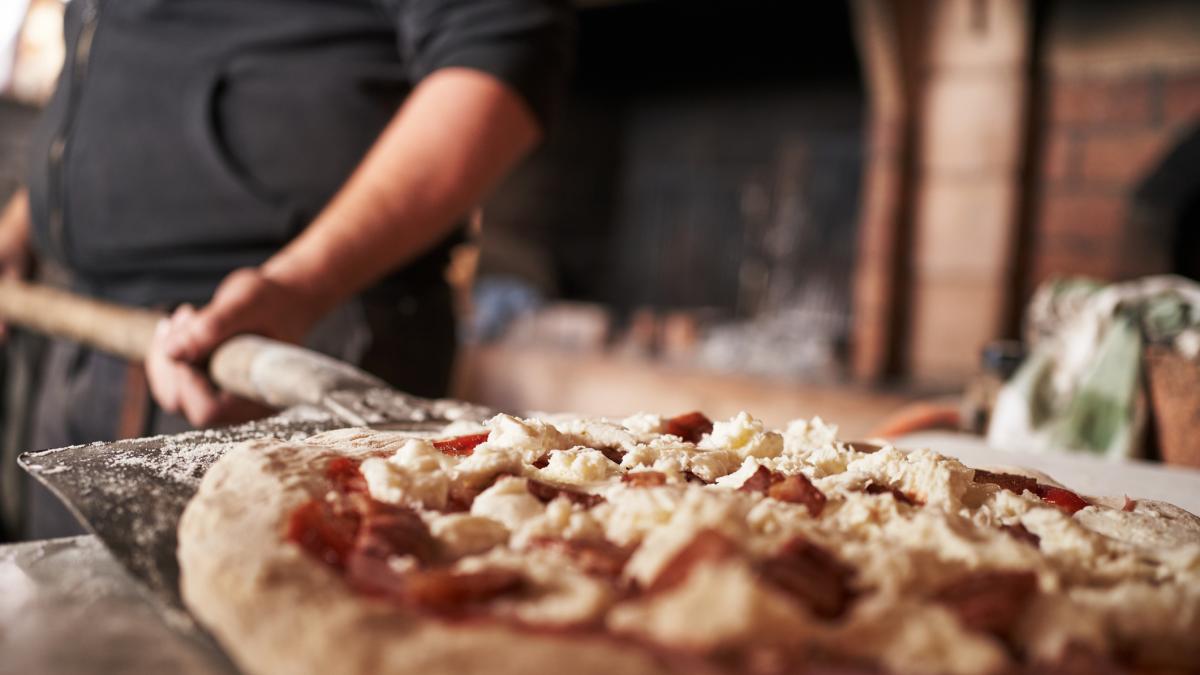 Se escaquean de la pizzería sin pagar la cuenta y la dueña pasa a la acción: "Me presenté en su habitación" - El HuffPost