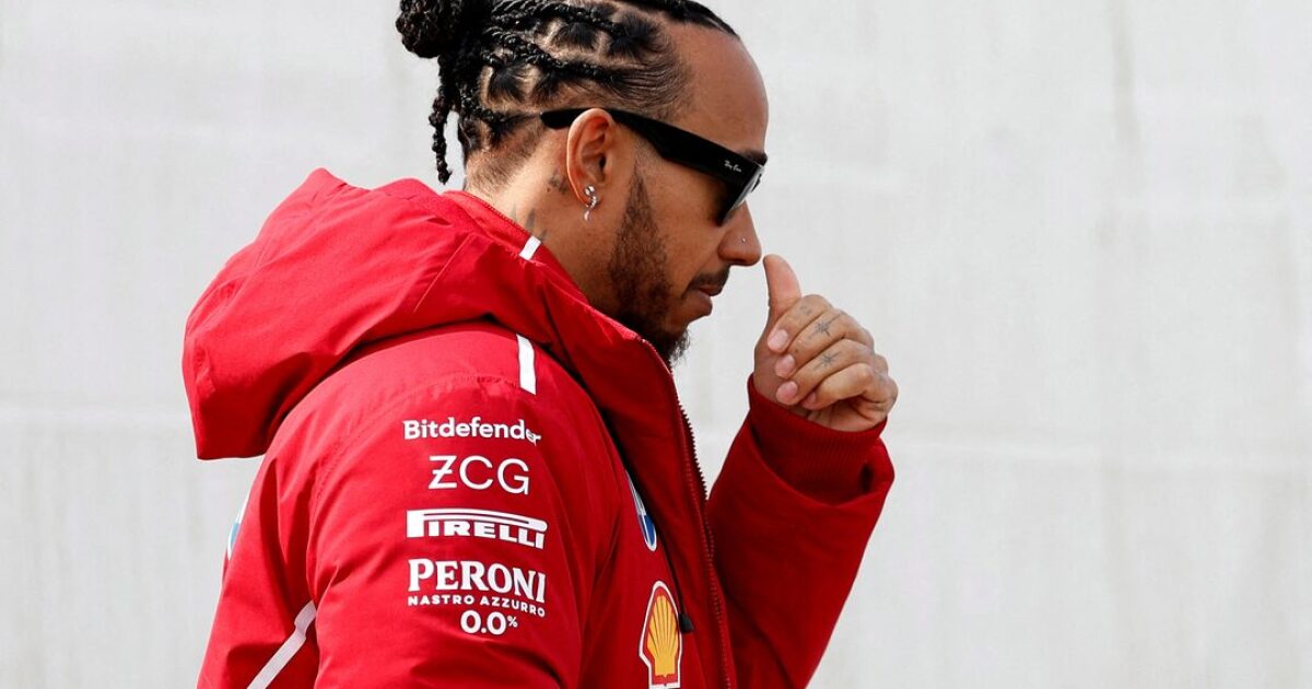 Carlos Sainz podría volver a Ferrari como reemplazo de Lewis Hamilton en 2026