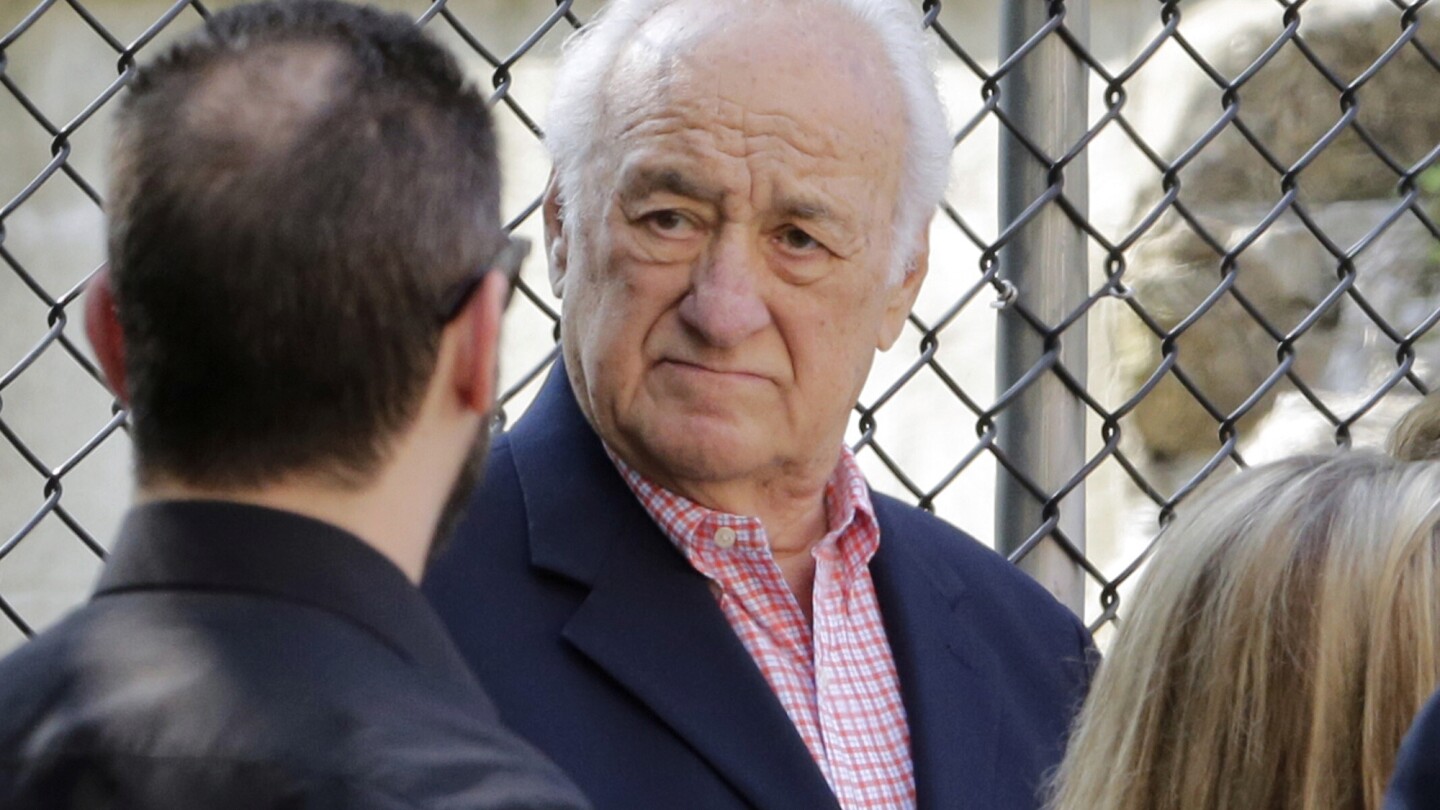 Jerry Adler, estrella de "The Sopranos" y veterano de Broadway, muere a los 96 años