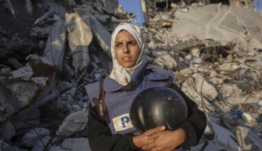 Una periodista de AP entre 5 periodistas muertos en ataques israelíes a un hospital de Gaza