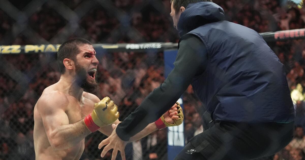 White anuncia baja de Tsarukyan de UFC 311; Moicano va ante Makhachev