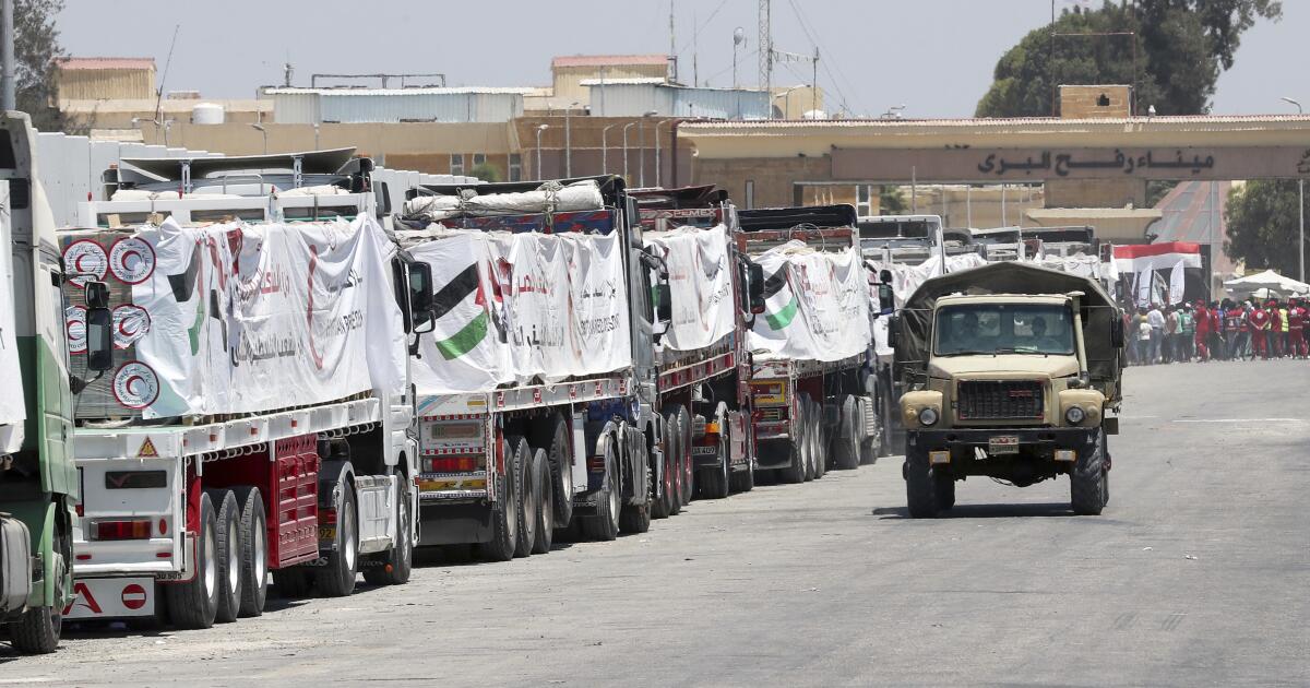 Decenas mueren buscando ayuda en Gaza mientras Israel evalúa más acciones militares