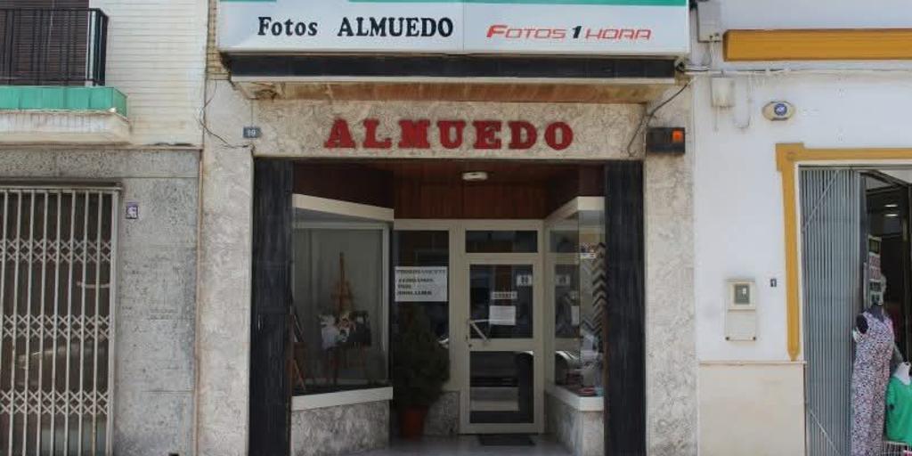 Cierra Foto Almuedo, uno de los estudios fotográficos más emblemáticos de Utrera