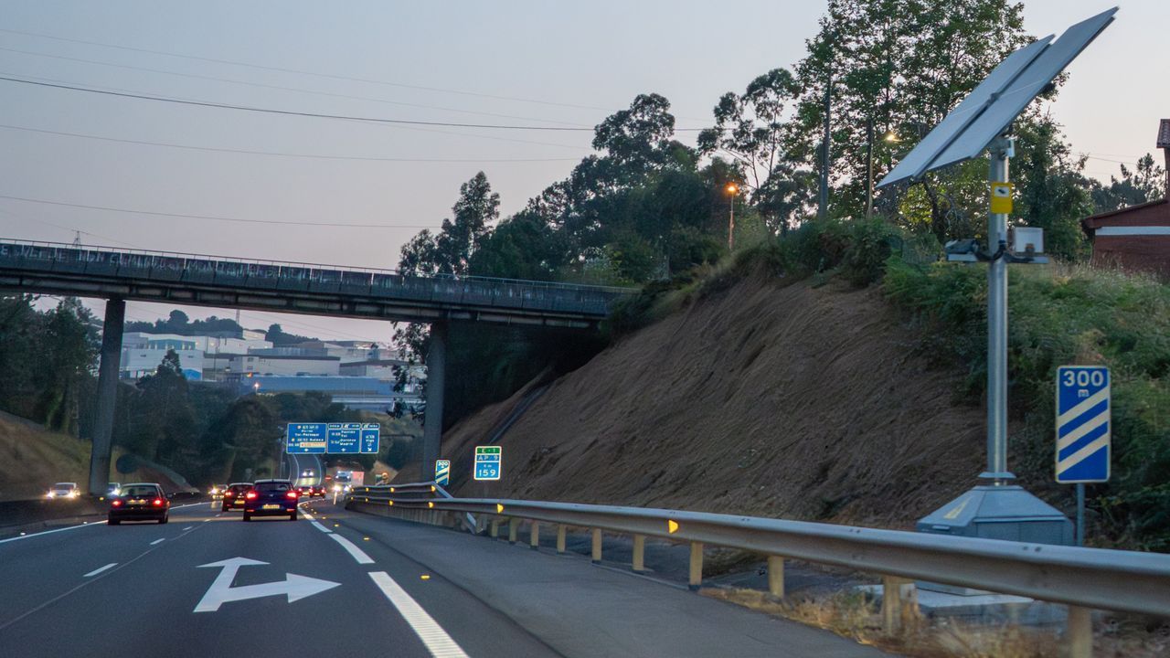 Un nuevo radar de tramo en la AP-9 ya multa a los conductores en Vigo - La Voz de Galicia