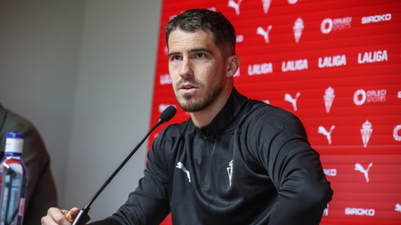 Yáñez reconoce avances en su renovación y su deseo de quedarse: «Me encantaría seguir en el Sporting el mayor número de años posible» - La Voz de Asturias