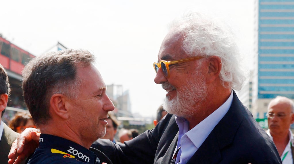 El jefe de una escudería hizo una dura broma sobre Flavio Briatore, tras las críticas del italiano a Colapinto