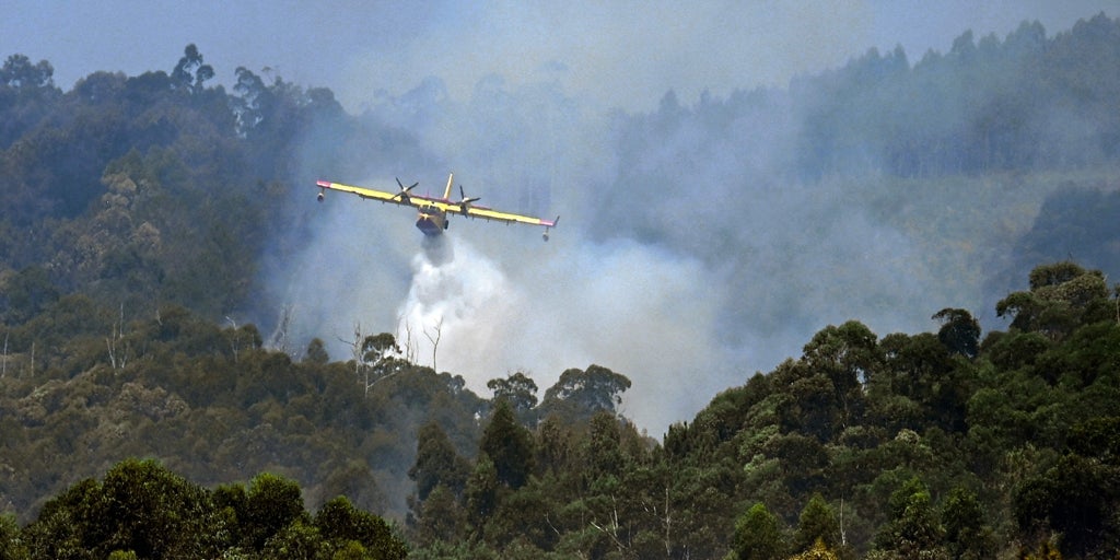 Estabilizado el incendio de Larouco, el más grande de la historia de Galicia