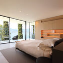 Villa Dellago / JM Architecture - Fotografía interior, Dormitorio, Camas, Sillas