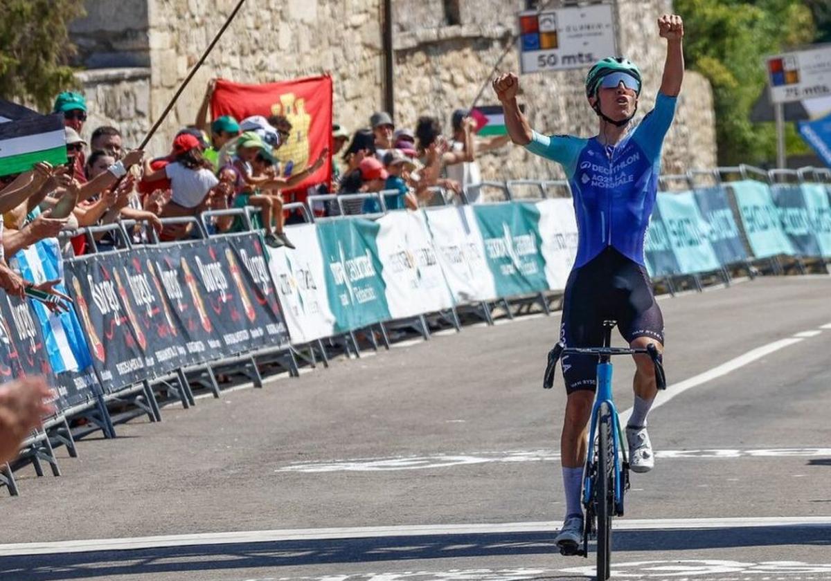 Léo Bisiaux se impone en Valpuesta y se convierte en nuevo líder de la Vuelta a Burgos