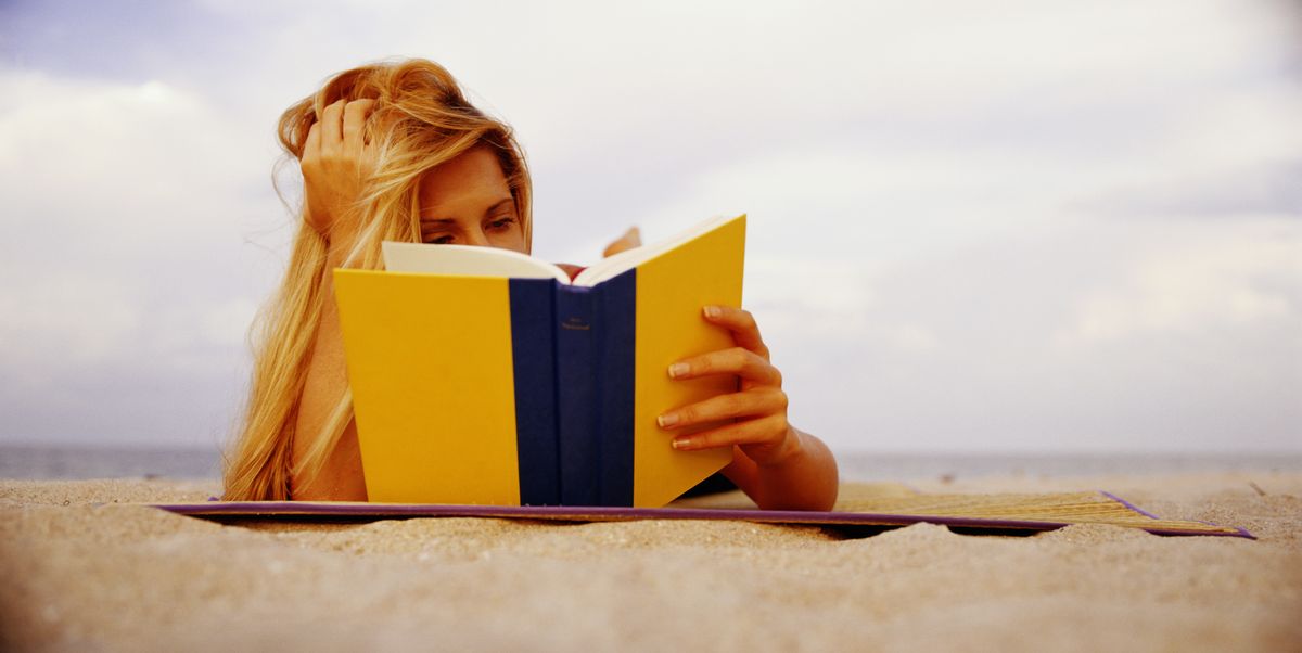 Las mujeres españolas se han llevado a la playa este libro romántico de 384 páginas que se lee muy rápido porque engancha desde el principio