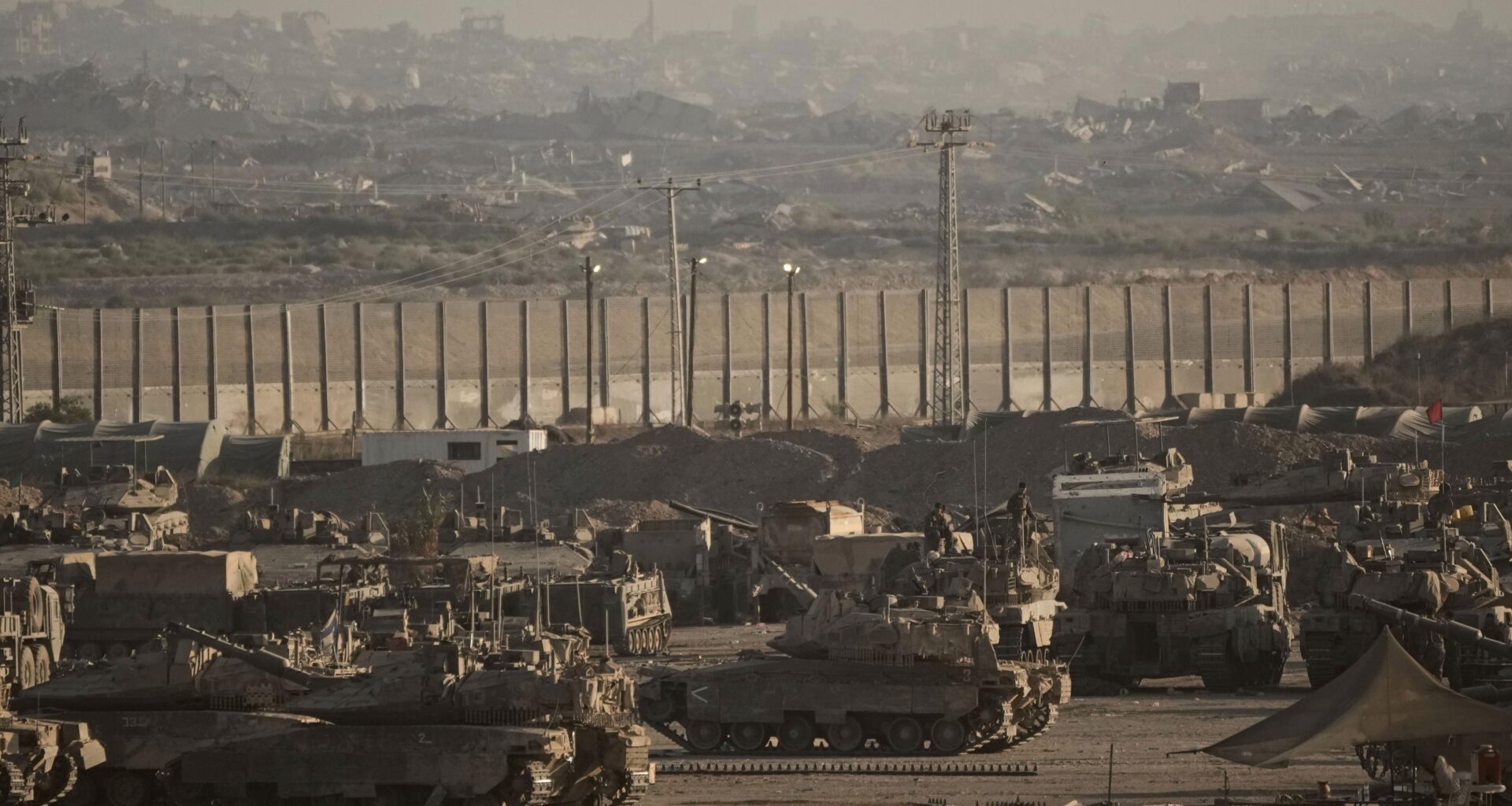 El ministro de Finanzas israelí asegura estar negociando con Estados Unidos la división de Gaza