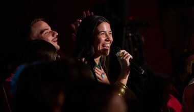 ¿Quién es Vera GRV, artista nominada al Grammy Latino que ha ido de público a La Revuelta? - RTVE.es