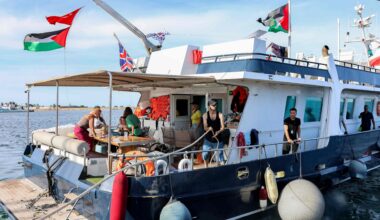 La flotilla con 42 barcos zarpa de Sicilia hacia Gaza