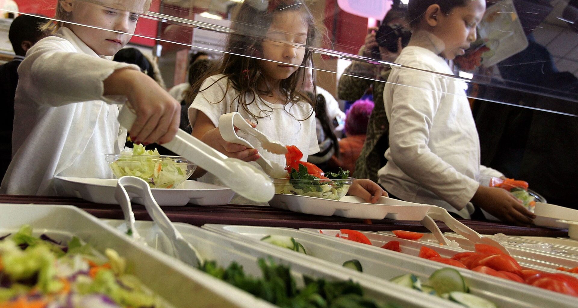Consumo regulará la publicidad de alimentos insanos para niños