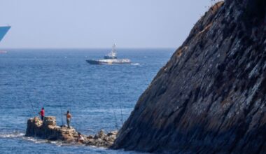 Muere un ocupante de una narcolancha al chocar con una embarcación de la Guardia Civil