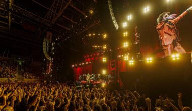 Bunbury desata un huracán de nostalgia en Zaragoza